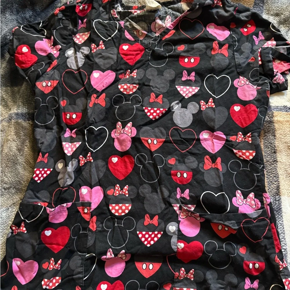 Disney Black Minnie Mouse Hearts Print Scrub Top - Red, Pink, Gray - Picture 1 of 2